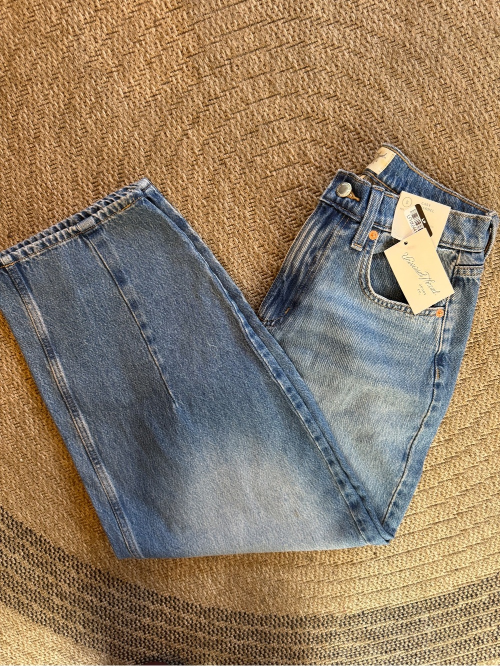 Universal Thread High Rise Easy Barrel Jean light medium wash size 2 NWT